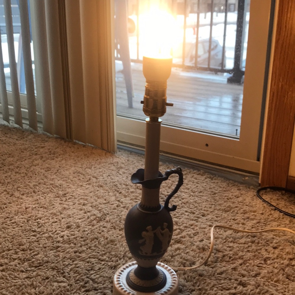 Wedgwood lamp